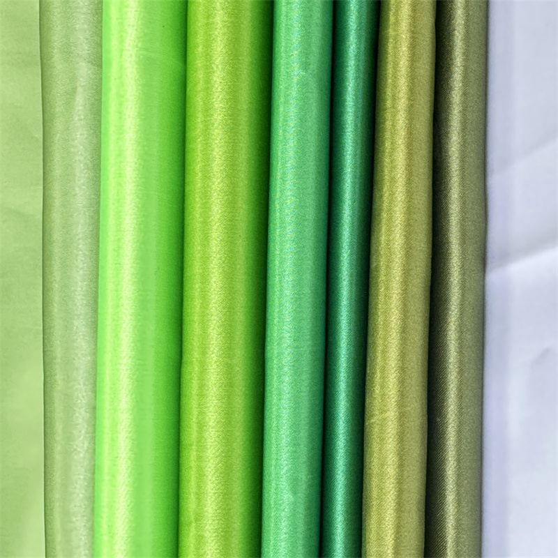 สีเขียว